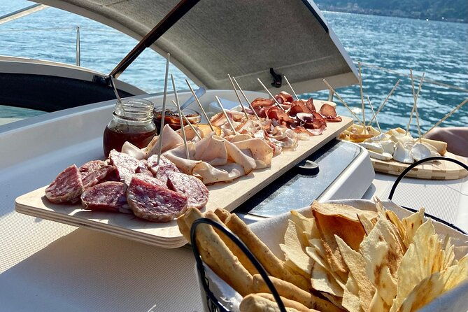 4-hour-catamaran-tour-on-lake-como