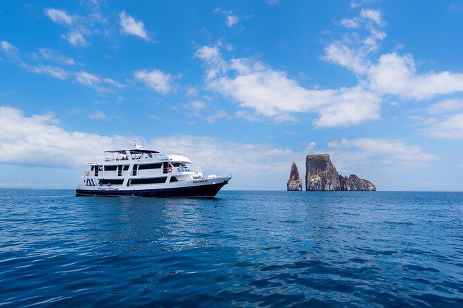 5-day-galapagos-islands-cruise-itinerary-a-west-aboard-the-monserrat-yacht