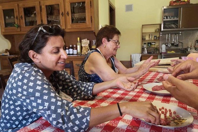 abruzzo-traditional-pasta-making-with-85y-old-local-grandma