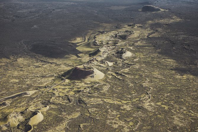 airplane-sightseeing-flight-over-laki-craters-and-highland