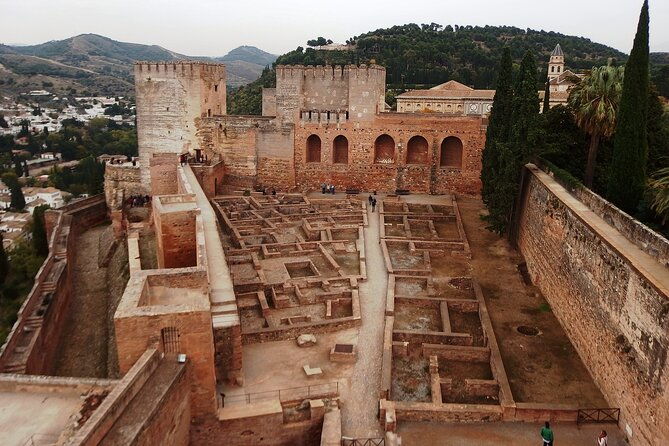 alhambra-and-albaicin-private-day-trip-from-malaga