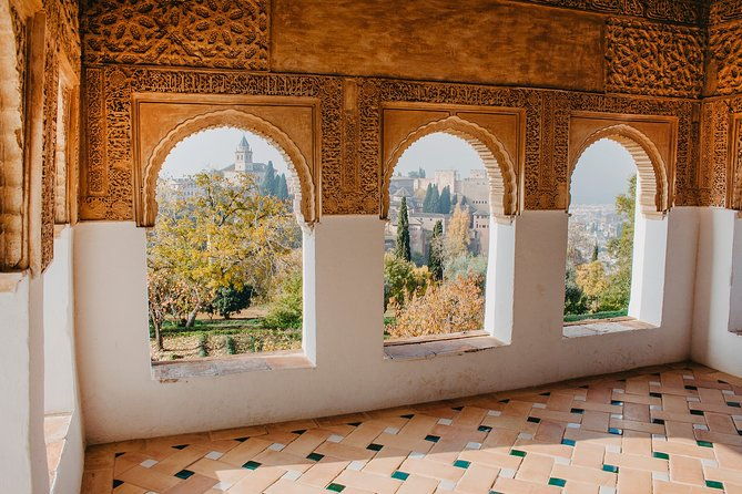alhambra-and-generalife-skip-the-line-ticket-with-guide