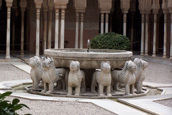 alhambra-complete-guided-tour-with-nasrid-palaces-tickets-2
