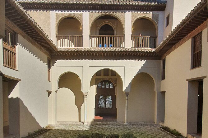 alhambra-generalife-albaicin-sacromonte-skip-the-line-private-tour