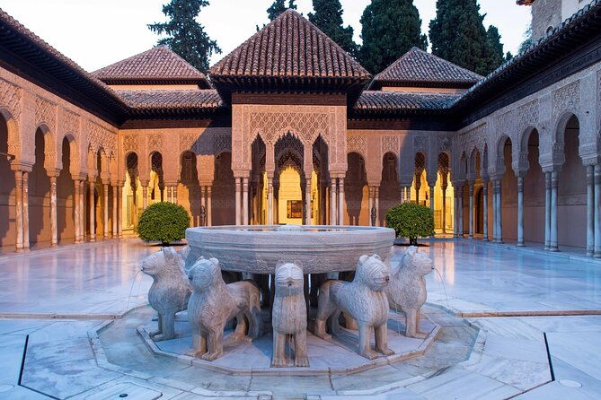 alhambra-private-tour-with-tickets-to-the-nasrid-palaces