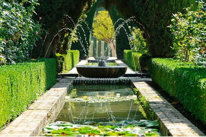 alhambra-tour-with-generalife-and-alcazaba-admission-not-included