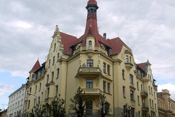 alternative-riga-central-market-and-moscow-suburb-tour