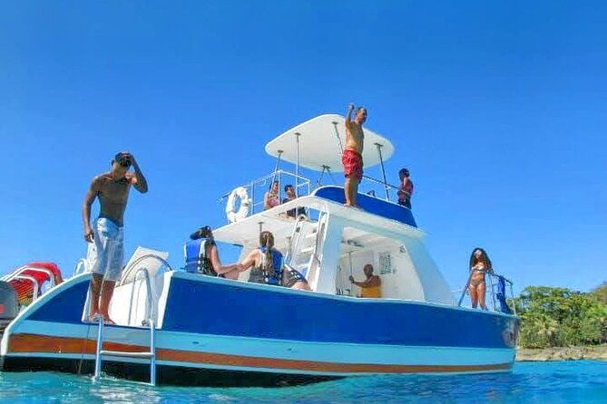 amber-cove-taino-bay-vip-party-boat-and-snorkeling-tour