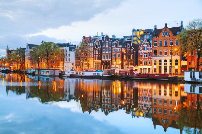 amsterdam-canal-cruise-in-classic-salon-boat-with-drinks-and-cheese