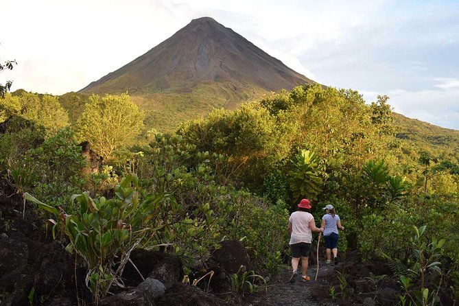 arenal-highlights-hanging-bridges-la-fortuna-waterfall-volcano