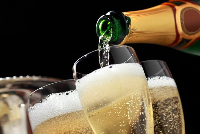 arrival-private-transfer-las-vegas-by-luxury-suv-or-limo-with-1-hour-disposal