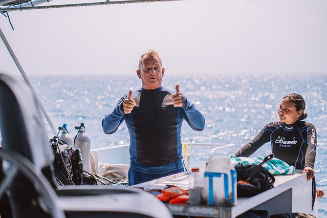 aruba-guided-night-dive-adventure-shallow-reefs-or-shipwrecks