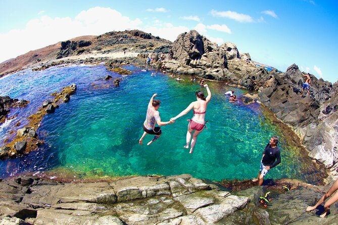aruba-natural-pool-and-indian-cave-rugged-jeep-safari
