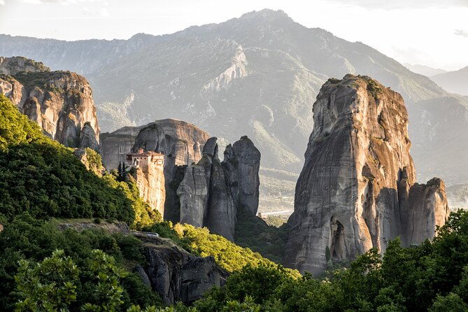 athens-2-day-trip-to-meteora-with-guided-tours-and-hotel