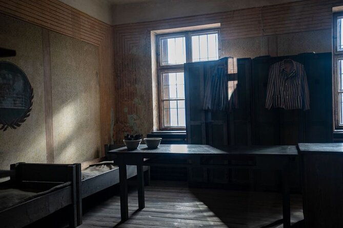 auschwitz-birkenau-tour-with-pickup-and-lunch-2