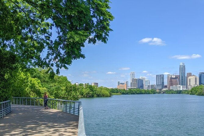 austin-small-group-night-tour-with-famous-austin-bat-boat-cruise-2