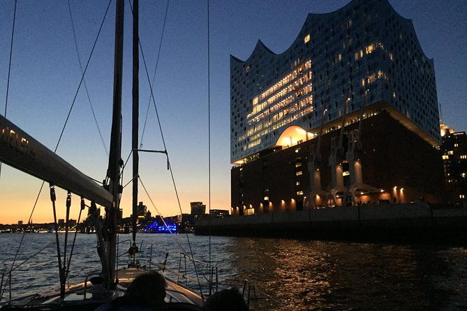 authentic-sailingtrip-beyond-the-borders-of-the-port-of-hamburg
