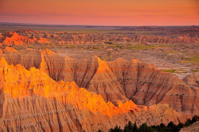 badlands-after-dark-sunset-colors-and-celestial-views-2