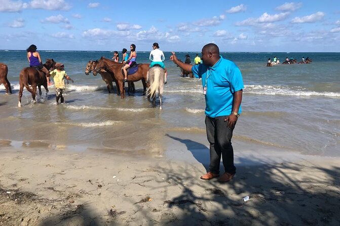 bamboo-rafting-horseback-riding-from-falmouth-and-montego-bay