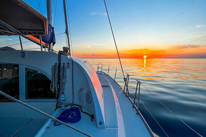 barcelona-sunset-sailing-with-wine-and-tapas