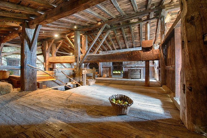 basque-farm-house-cider-house-tour-meal-from-san-sebastian
