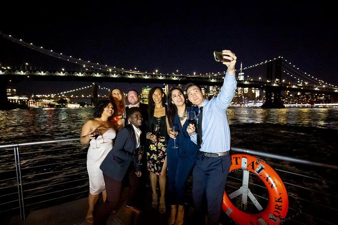 bateaux-new-york-dinner-cruise