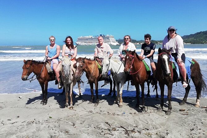 beach-horse-ride-with-countryside-amber-cove-taino-bay