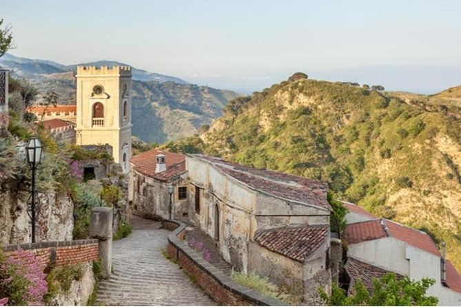 best-shore-excursion-in-one-day-etna-taormina-godfather-with-food-2