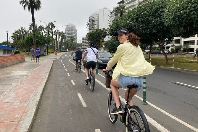 bike-tour-of-lima-boardwalk-of-miraflores-street-art-barranco