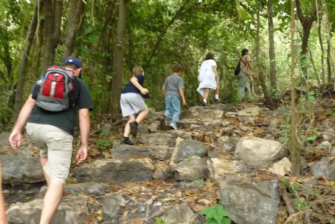 birdwatching-in-cerro-blanco-from-guayaquil