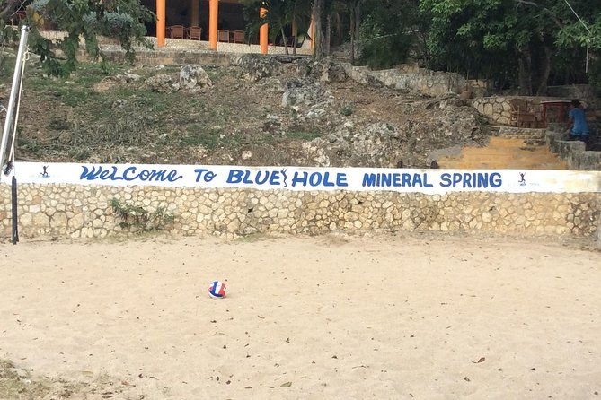 blue-hole-mineral-springs-ricks-cafe-and-shopping-combo-tour