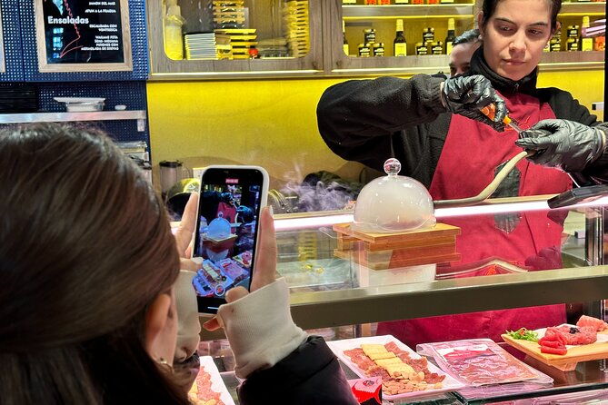 bluefin-tuna-tasting-in-the-most-prestigious-market-of-spain