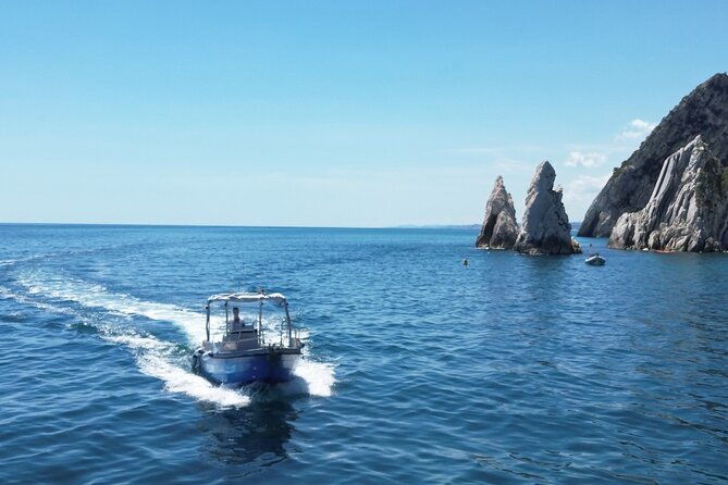 boat-excursion-along-the-conero-riviera-with-skipper