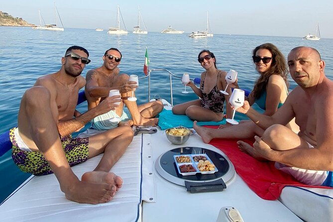 boat-excursions-in-the-bay-of-taormina-and-gardens-on-a-private-basis