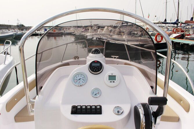 boat-rental-in-salerno-rent-without-license