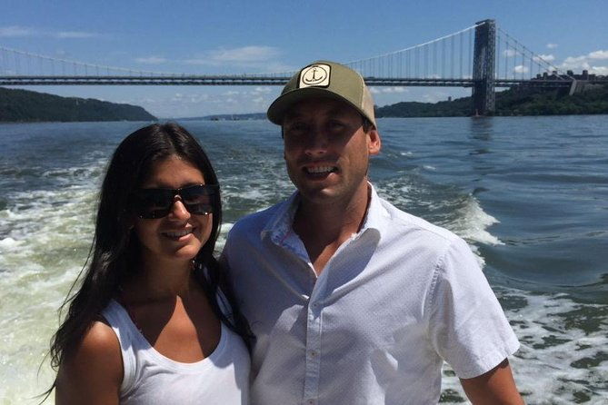 boat-tour-nyc-skyline-statue-of-liberty-private-yacht-tour