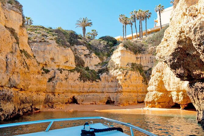 boat-trip-through-the-15-caves-of-benagil-2