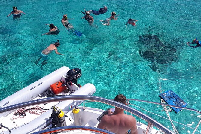 boat-trip-to-klein-curacao