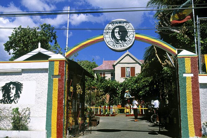 bob-marley-mausoleum-in-nine-miles-st-anns-private-tour