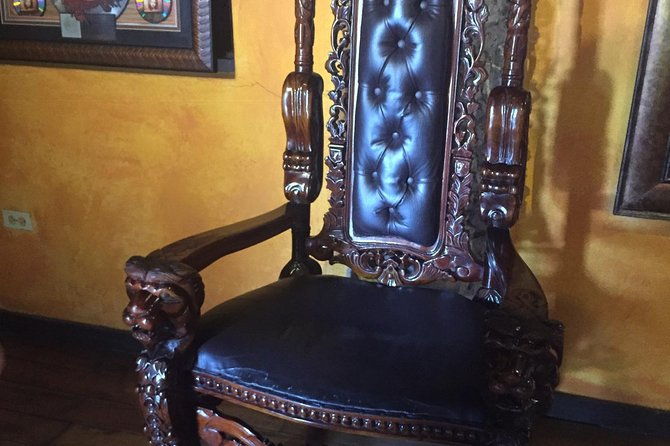 bob-marley-mouseleum-and-museum-from-negril-and-montego-bay