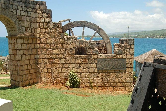 bob-marleys-nine-mile-day-trip-with-admission-guided-tour-from-falmouth