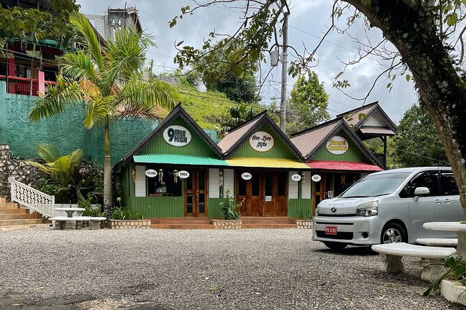 bob-marleys-nine-mile-mausoleum-tour-complimentary-rum-punch