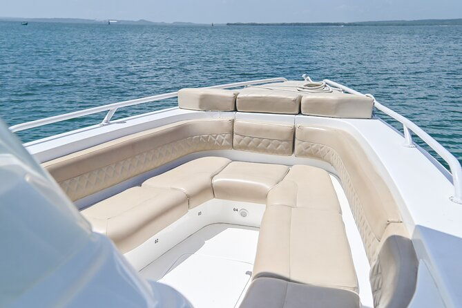 boraina-34-ft-luxury-boat-rental-in-cartagena