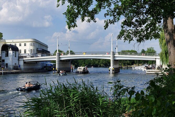 brandenburg-scavenger-hunt-and-sights-self-guided-tour