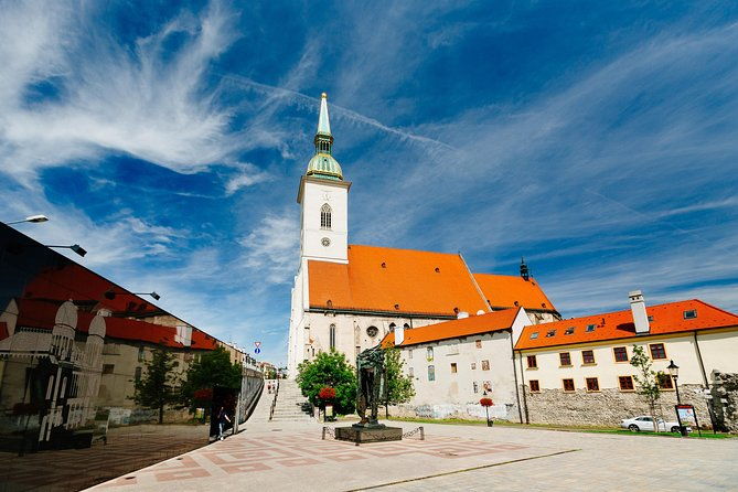 bratislava-day-trip-from-vienna-with-catamaran-cruise-on-danube