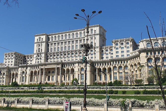 bucharest-highlights-parliament-ceausescu-house-village-museum-2