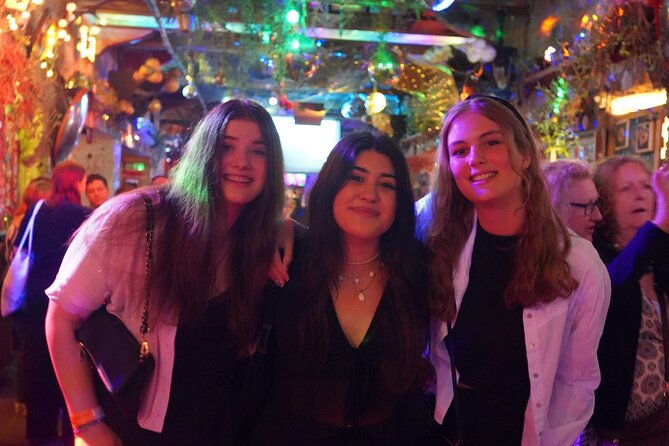 budapest-ruin-pub-crawl-open-bar-6-shots-vip-access-games