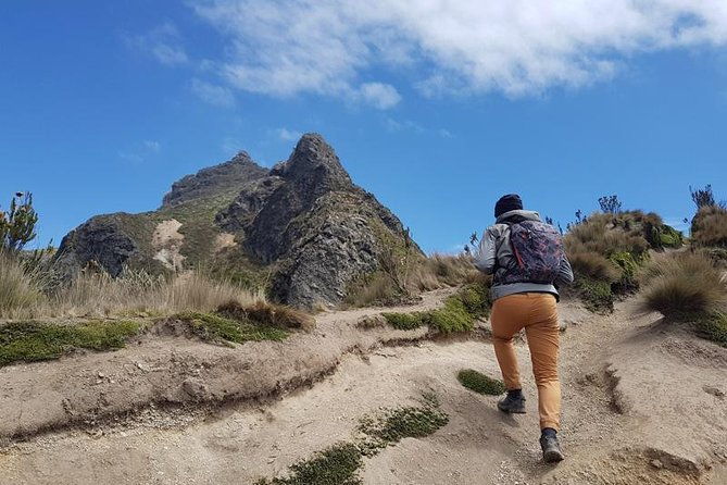 cable-car-quito-trekking-volcano-pichincha-full-day