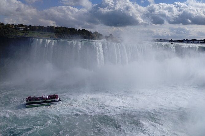 canada-usa-small-group-wonder-tour-of-niagara-falls-max-6