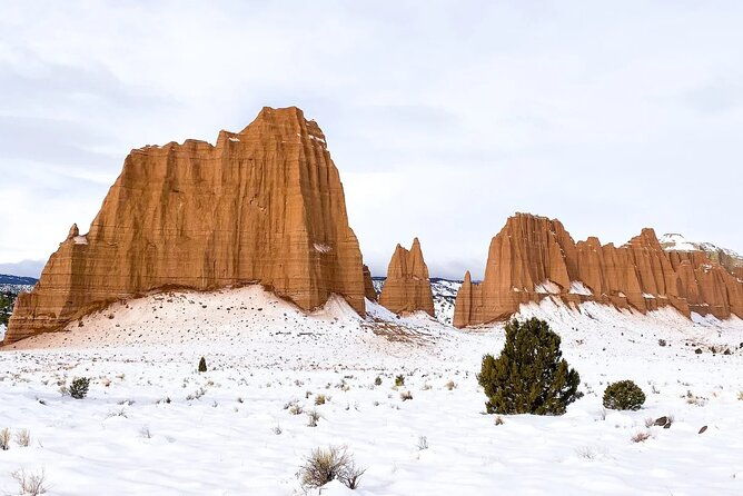 capitol-reef-private-tour-in-cathedral-valley-and-bentonite-hills